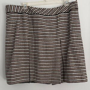Talbots Black Tan, and White Houndstooth A-Line Skirt 20W